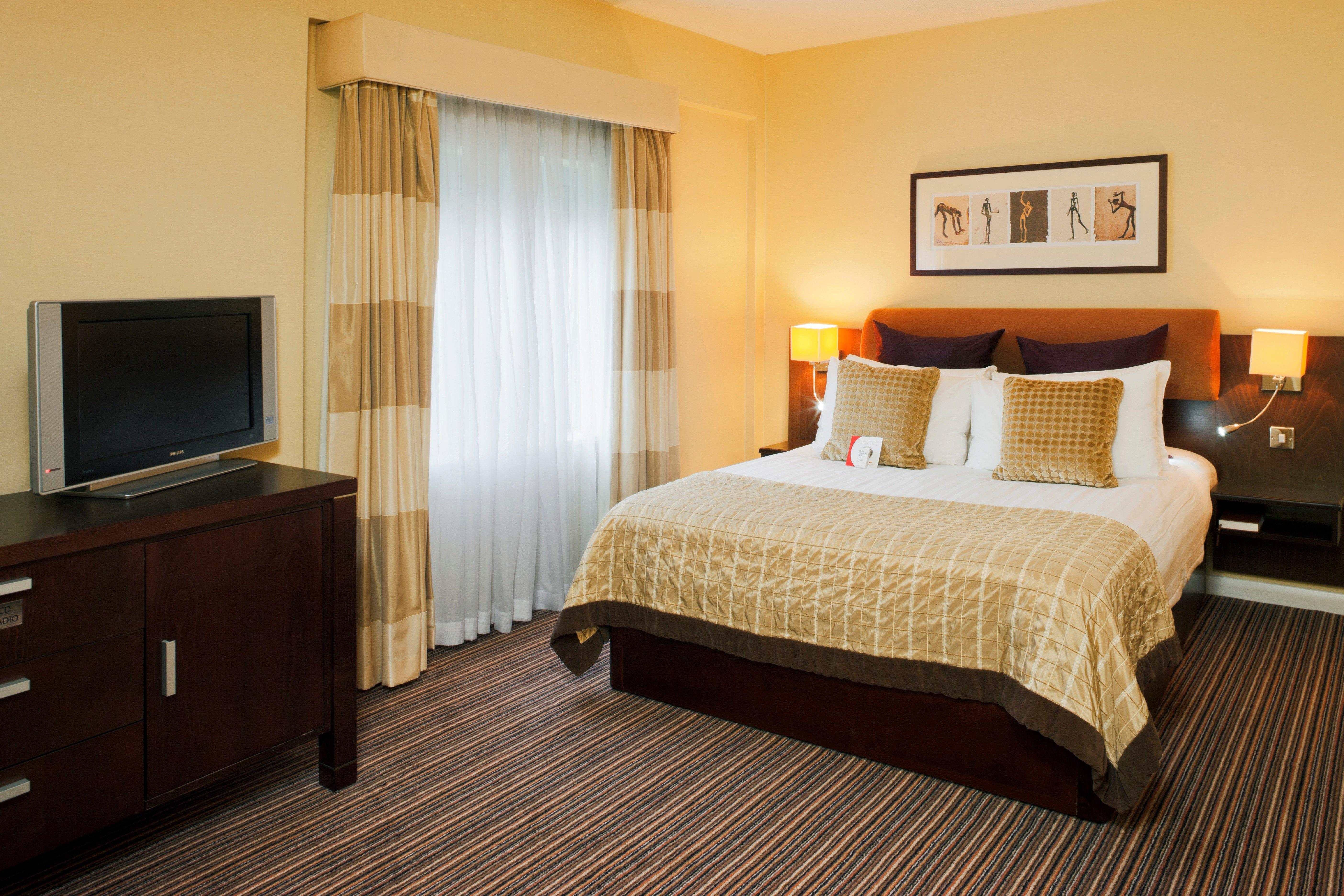 คราวน์ พลาซา ลอนดอน - แกตวิค แอร์พอร์ต Hotel ครอว์ลีย์ ภายนอก รูปภาพ