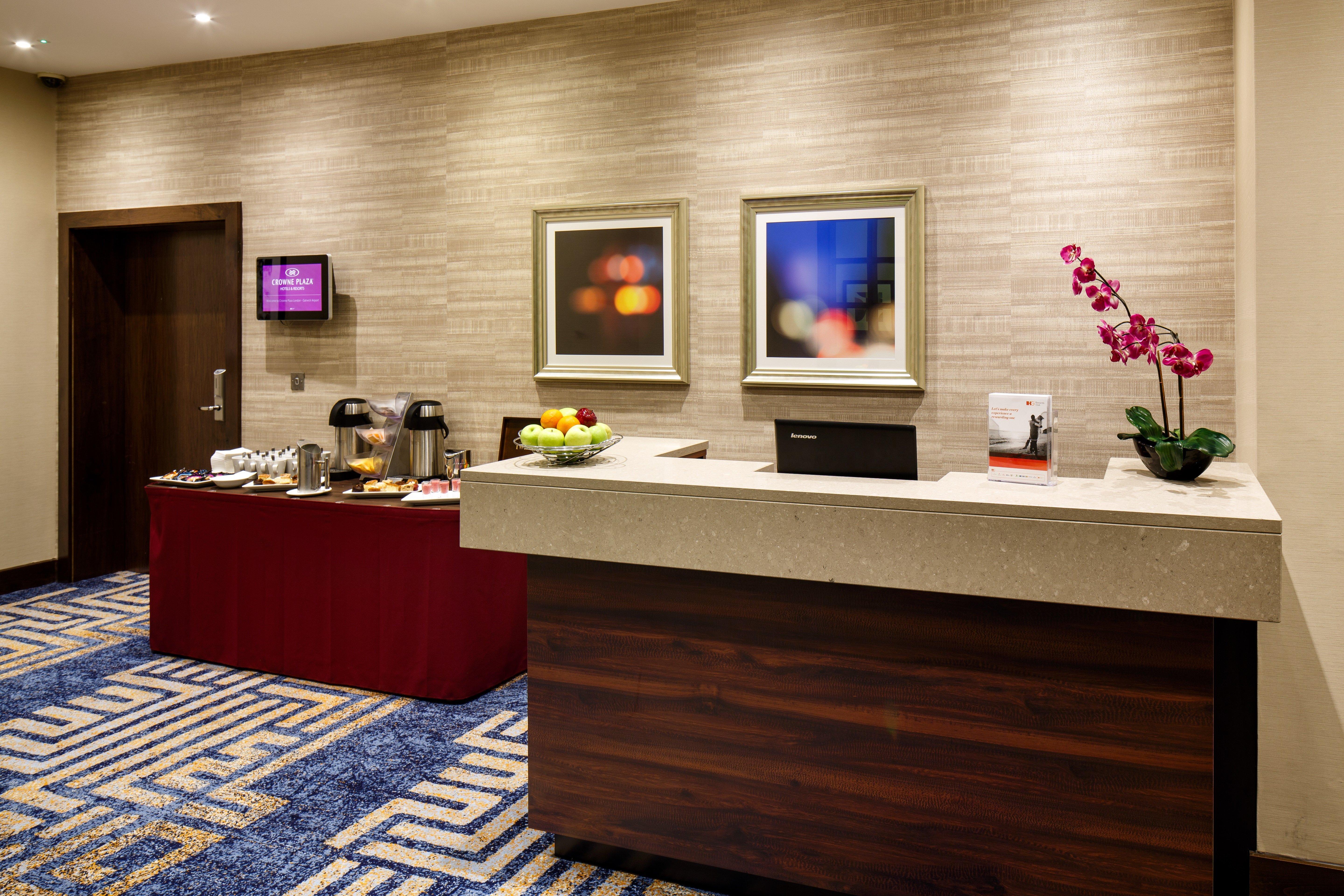 คราวน์ พลาซา ลอนดอน - แกตวิค แอร์พอร์ต Hotel ครอว์ลีย์ ภายนอก รูปภาพ