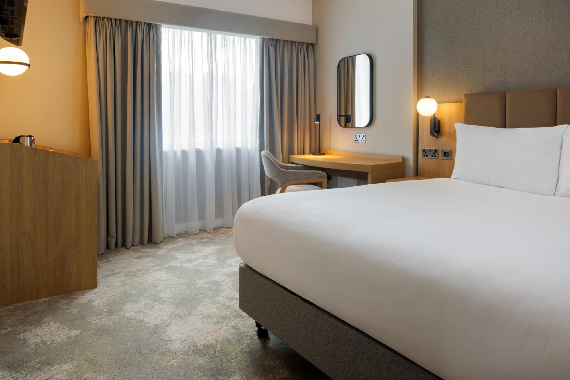 คราวน์ พลาซา ลอนดอน - แกตวิค แอร์พอร์ต Hotel ครอว์ลีย์ ภายนอก รูปภาพ
