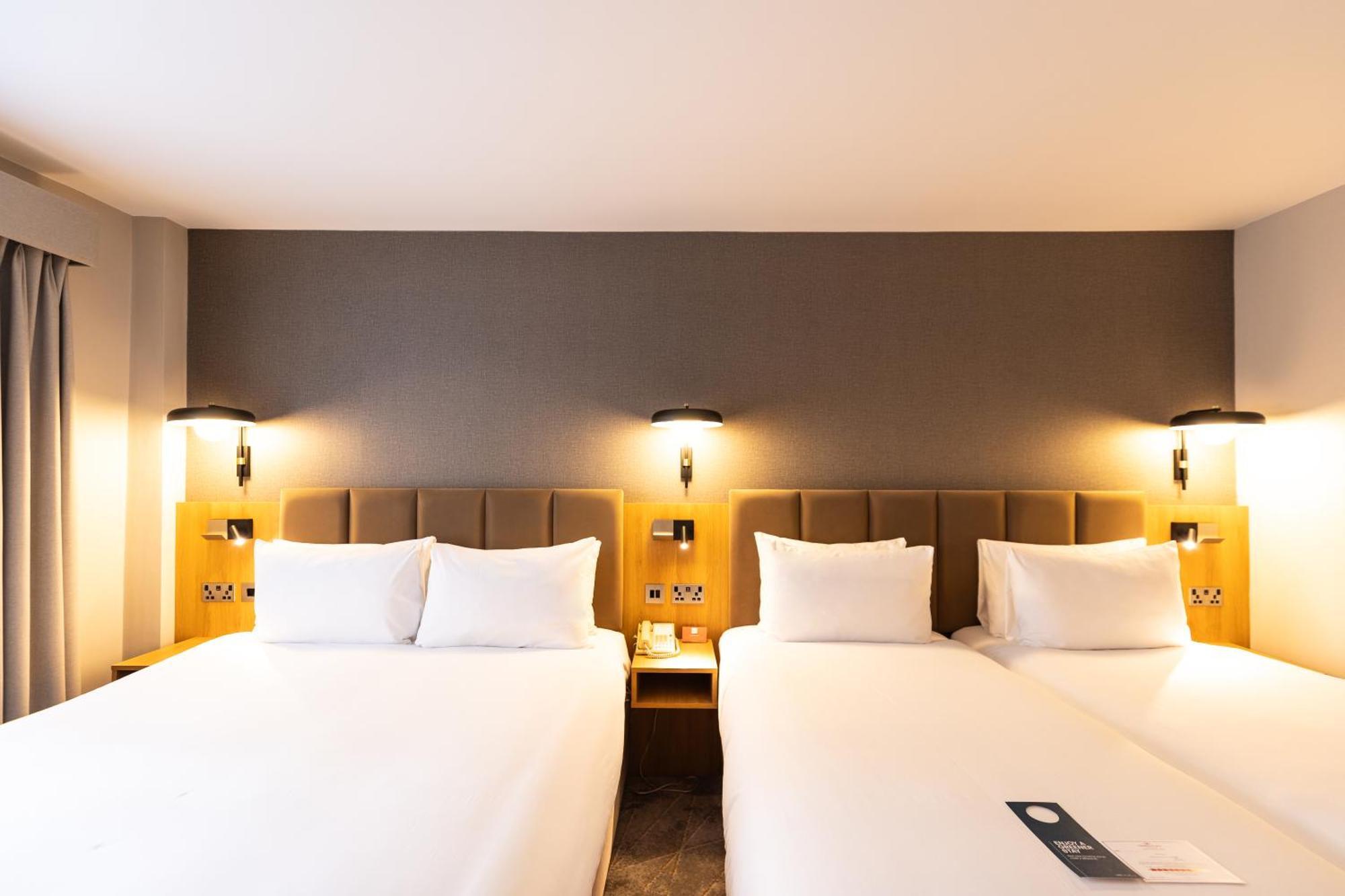 คราวน์ พลาซา ลอนดอน - แกตวิค แอร์พอร์ต Hotel ครอว์ลีย์ ภายนอก รูปภาพ
