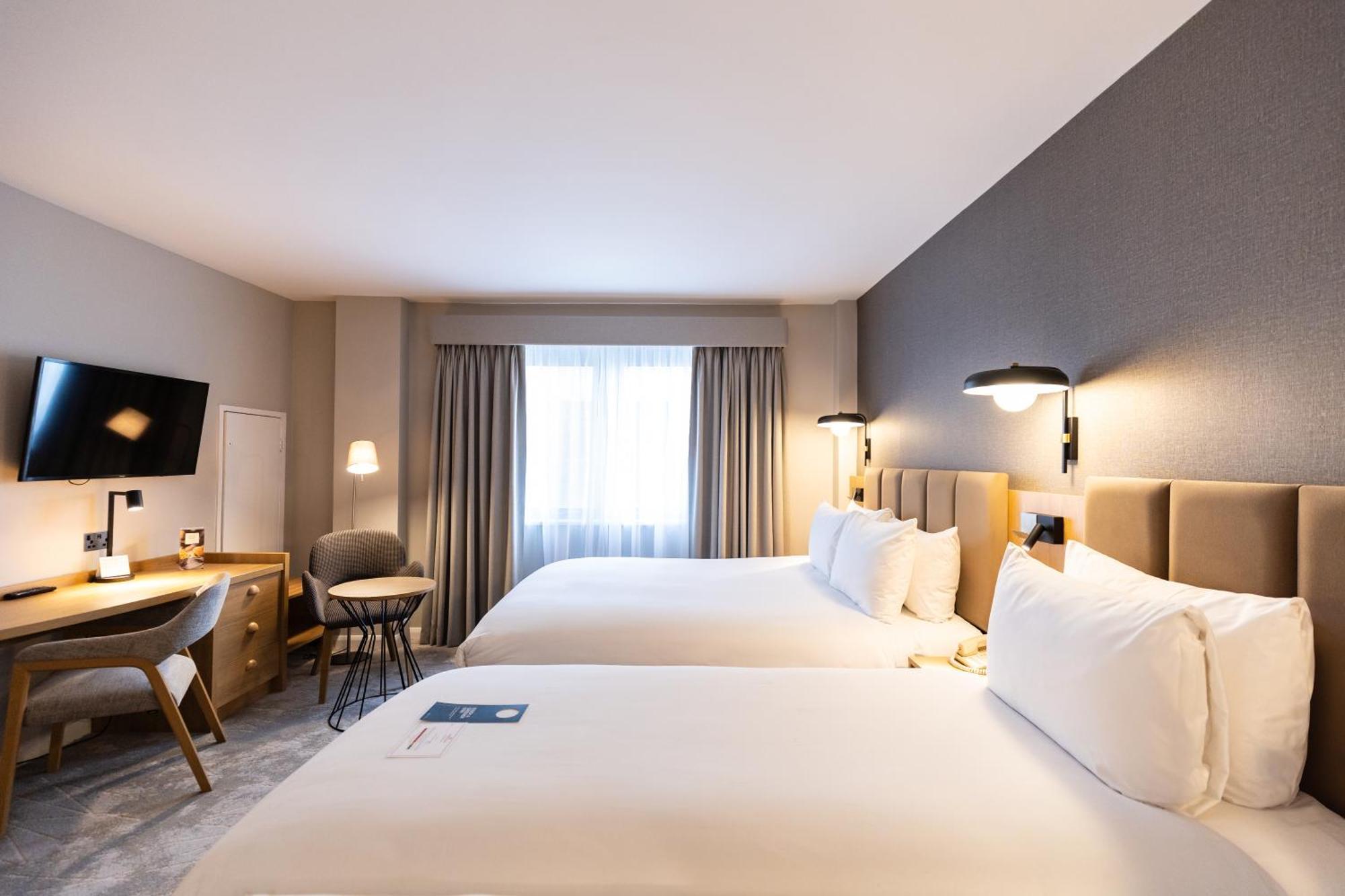 คราวน์ พลาซา ลอนดอน - แกตวิค แอร์พอร์ต Hotel ครอว์ลีย์ ภายนอก รูปภาพ